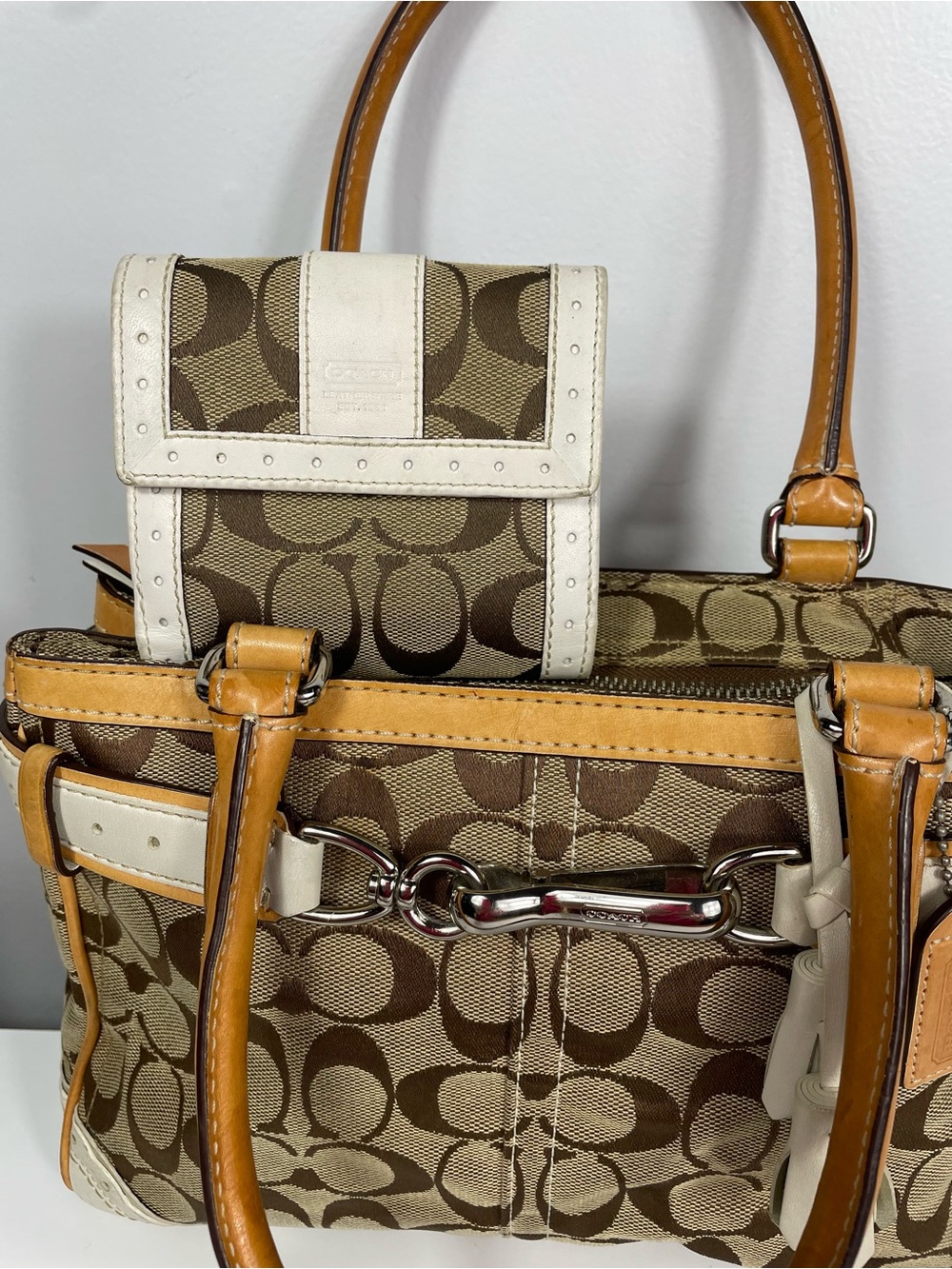 Authentic 2005 Coach Vintage Hampton Satchel and Wallet Set - Picture 4 of 16